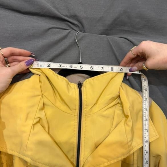Coldwater Creek Yellow Hooded Rain Jacket - Picture 9 of 11